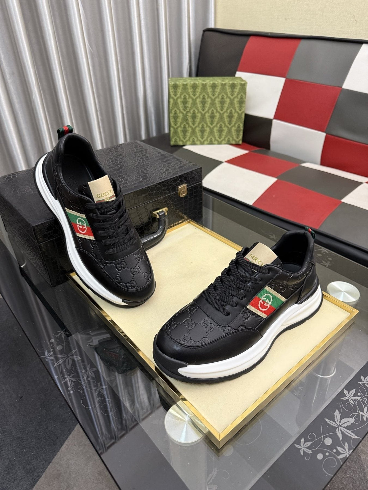 Gucci Men's Green and Red Stripe Low-Top Sneakers